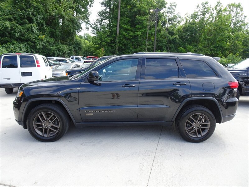 2016 Jeep Grand Cherokee Laredo 75th Annivers  3.6L V6 4X4 - Photo 5 - Cincinnati, OH 45255