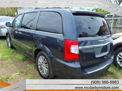 2014 Chrysler Town & Country Touring-L - Photo 3 - Roselle, NJ 07203