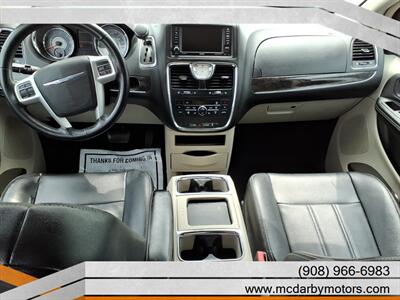 2014 Chrysler Town & Country Touring-L - Photo 9 - Roselle, NJ 07203