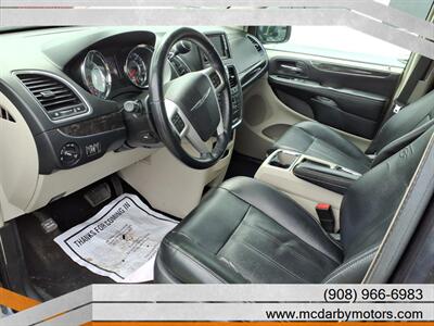 2014 Chrysler Town & Country Touring-L - Photo 12 - Roselle, NJ 07203