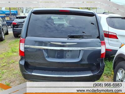 2014 Chrysler Town & Country Touring-L - Photo 4 - Roselle, NJ 07203
