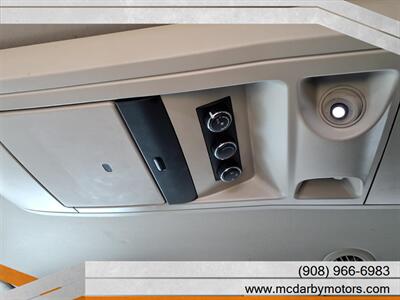 2014 Chrysler Town & Country Touring-L - Photo 7 - Roselle, NJ 07203
