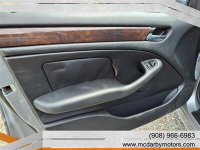 2004 BMW 325xi - Photo 10 - Roselle, NJ 07203