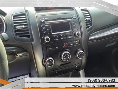 2012 Kia Sorento LX - Photo 16 - Roselle, NJ 07203