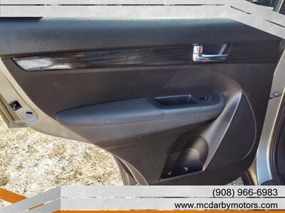 2012 Kia Sorento LX - Photo 8 - Roselle, NJ 07203