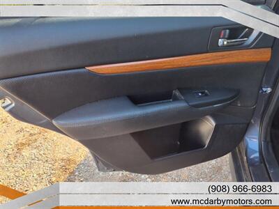 2014 Subaru Outback 2.5i Limited - Photo 9 - Roselle, NJ 07203