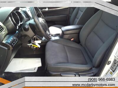 2011 Kia Sorento LX - Photo 14 - Roselle, NJ 07203