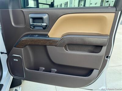 2019 GMC Sierra 3500HD Denali 4x4   - Photo 25 - Houston, TX 77041