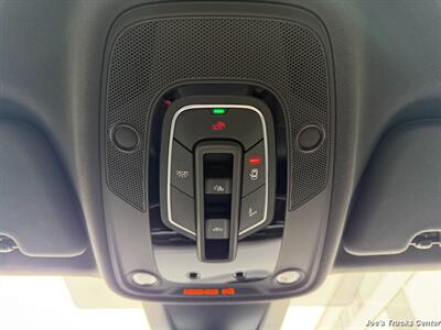 2024 Audi RS Q8 4.0T quattro   - Photo 22 - Houston, TX 77041