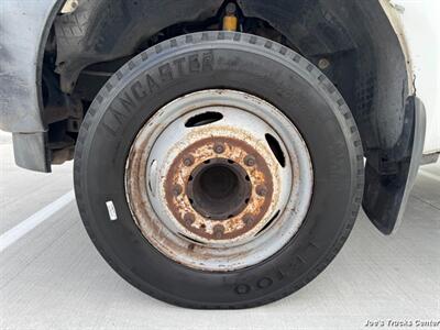2003 Ford F-550 Super Duty XL   - Photo 39 - Houston, TX 77041