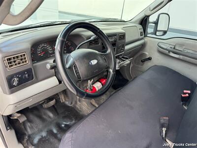 2003 Ford F-550 Super Duty XL   - Photo 14 - Houston, TX 77041