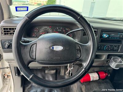 2003 Ford F-550 Super Duty XL   - Photo 17 - Houston, TX 77041