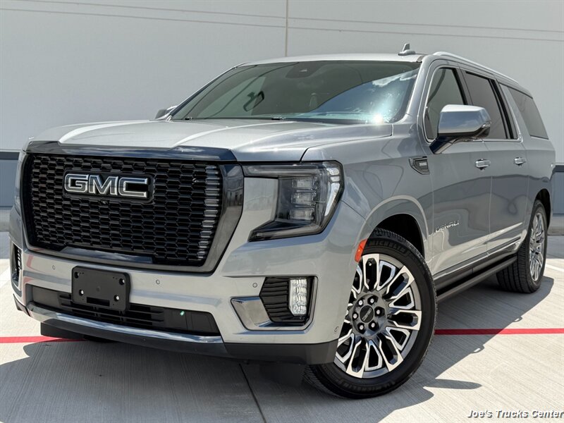 2023 GMC Yukon XL Denali Ultimate 4x4   - Photo 1 - Houston, TX 77041
