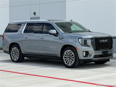 2023 GMC Yukon XL Denali Ultimate 4x4   - Photo 12 - Houston, TX 77041