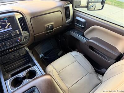 2019 Chevrolet Silverado 2500HD LTZ 4x4   - Photo 15 - Houston, TX 77041