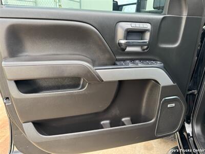 2018 Chevrolet Silverado 2500HD LTZ 4x4   - Photo 19 - Houston, TX 77041