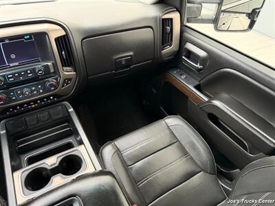 2018 GMC Sierra 2500HD Denali 4x4 - Photo 15 - Houston, TX 77041