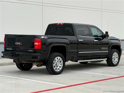 2018 GMC Sierra 2500HD Denali 4x4 - Photo 8 - Houston, TX 77041
