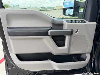 2017 Ford F-350 Super Duty XLT 4x4   - Photo 19 - Houston, TX 77041