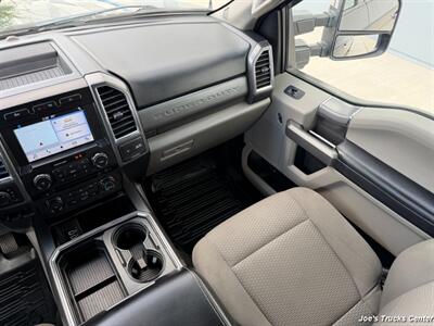 2017 Ford F-350 Super Duty XLT 4x4   - Photo 15 - Houston, TX 77041