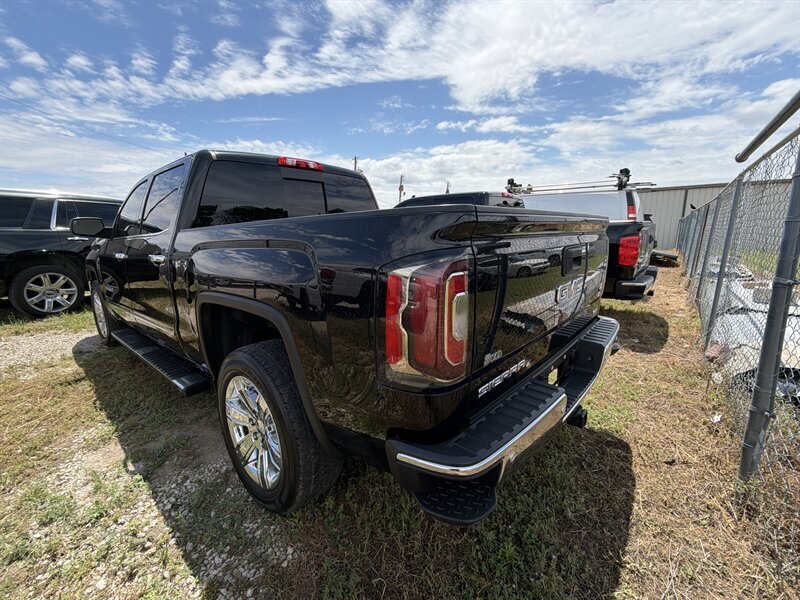 2018 GMC Sierra 1500 SLT   - Photo 3 - Lewisville, TX 75057