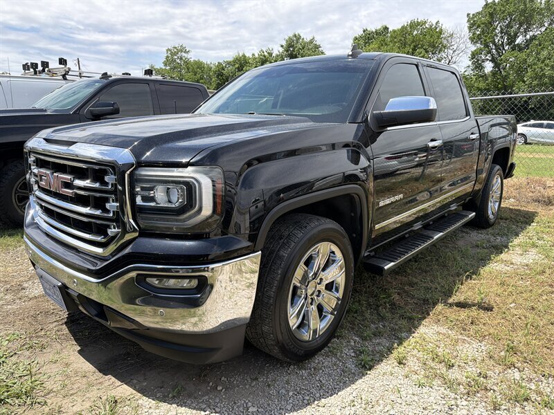 2018 GMC Sierra 1500 SLT   - Photo 2 - Lewisville, TX 75057