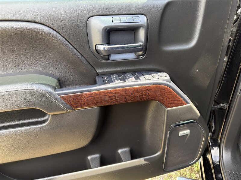 2018 GMC Sierra 1500 SLT   - Photo 11 - Lewisville, TX 75057