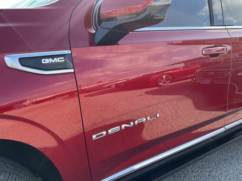 2021 GMC Yukon Denali   - Photo 35 - Lewisville, TX 75057