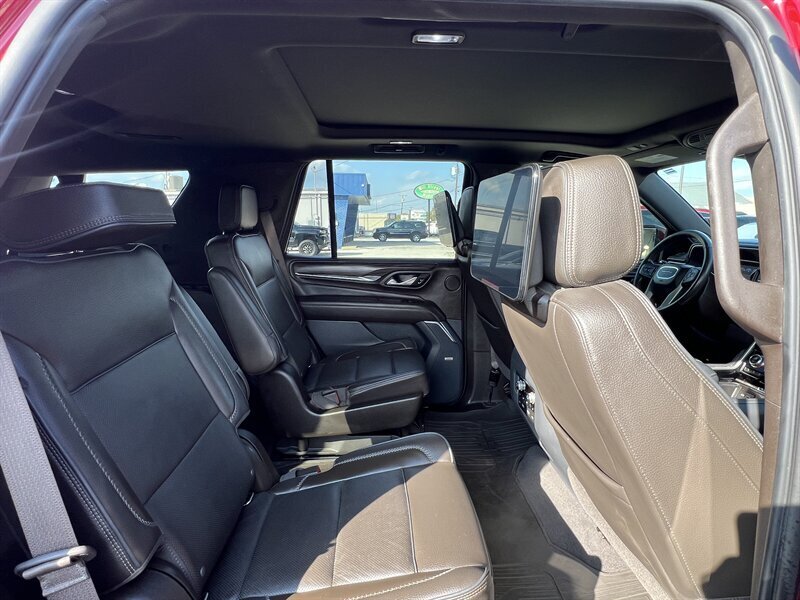 2021 GMC Yukon Denali   - Photo 11 - Lewisville, TX 75057