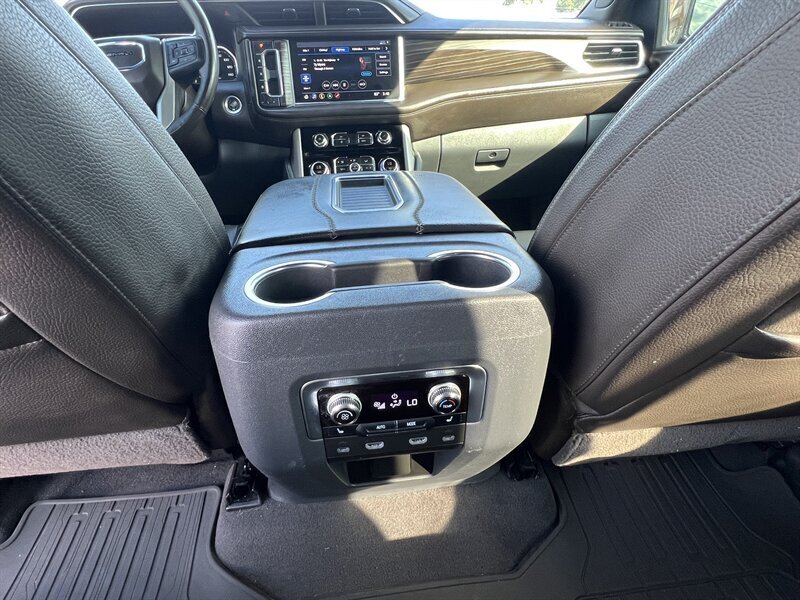 2021 GMC Yukon Denali   - Photo 15 - Lewisville, TX 75057
