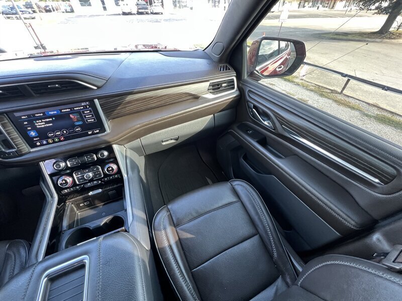 2021 GMC Yukon Denali   - Photo 18 - Lewisville, TX 75057