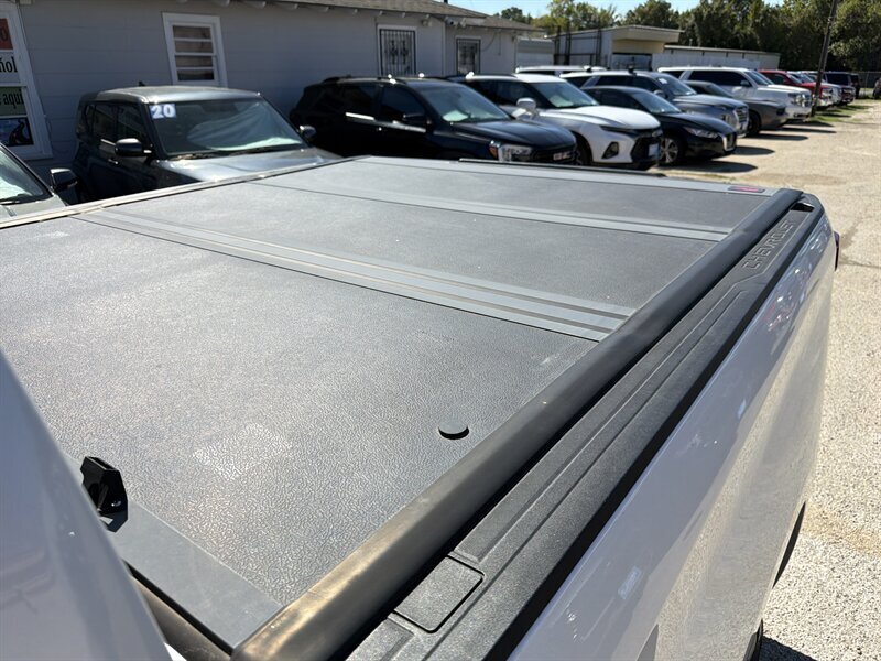 2019 Chevrolet Silverado 1500 LTZ   - Photo 7 - Lewisville, TX 75057