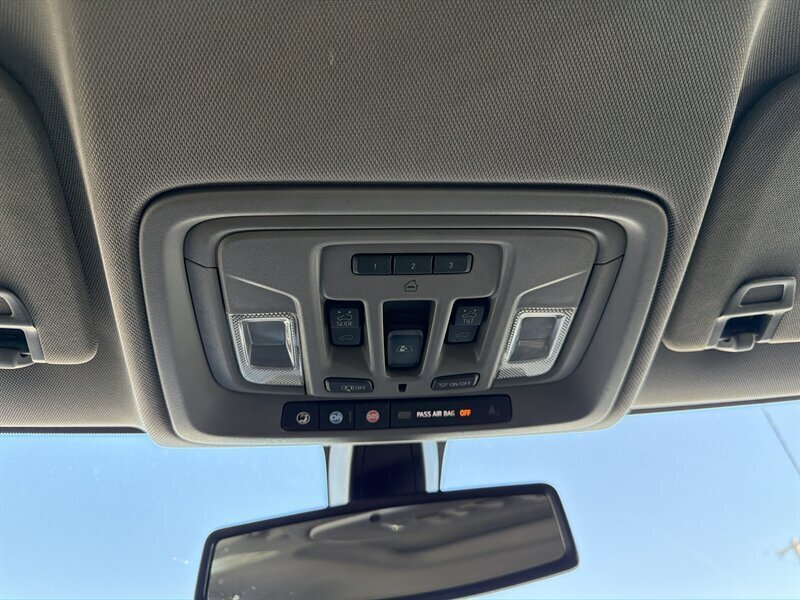 2019 Chevrolet Silverado 1500 LTZ   - Photo 13 - Lewisville, TX 75057