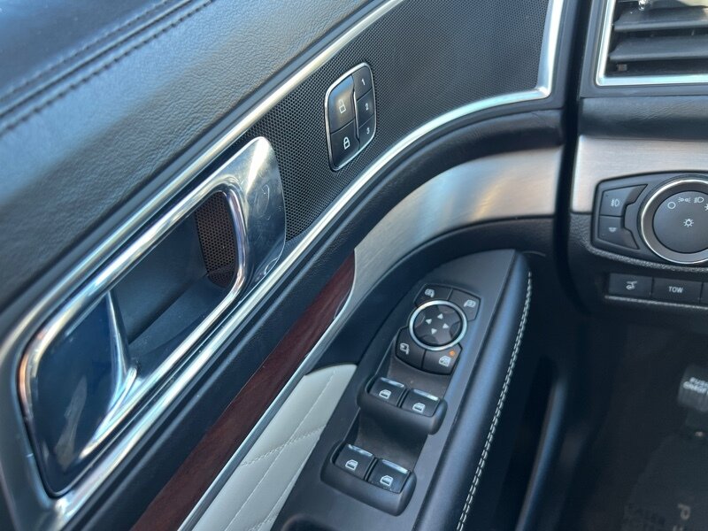 2018 Ford Explorer Platinum   - Photo 28 - Lewisville, TX 75057