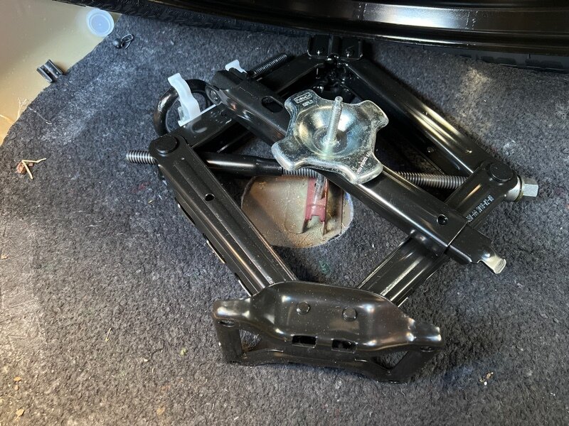 2018 Ford Explorer Platinum   - Photo 6 - Lewisville, TX 75057