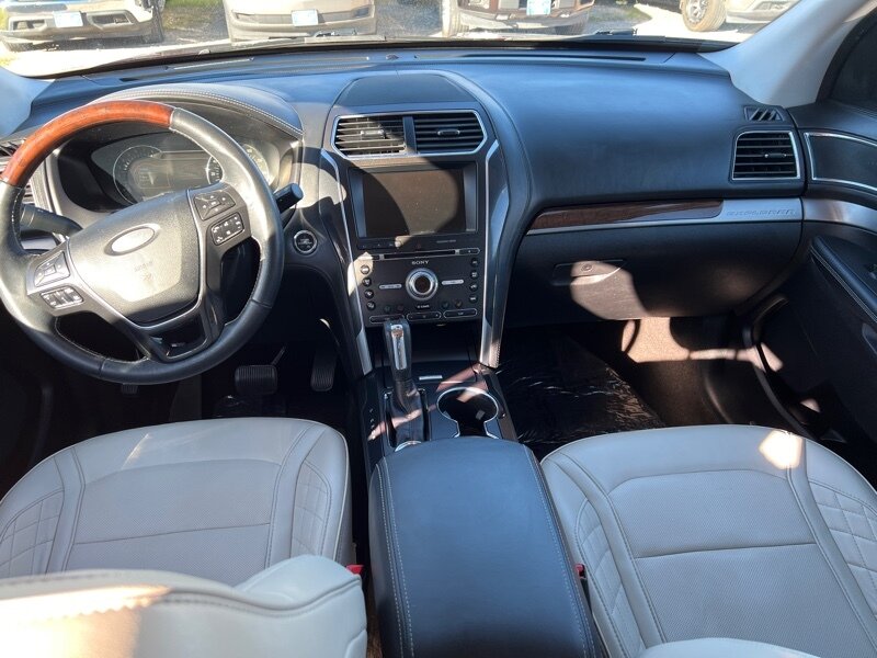 2018 Ford Explorer Platinum   - Photo 14 - Lewisville, TX 75057