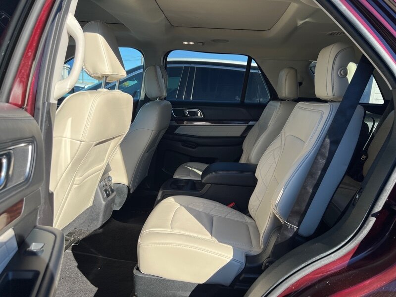 2018 Ford Explorer Platinum   - Photo 12 - Lewisville, TX 75057