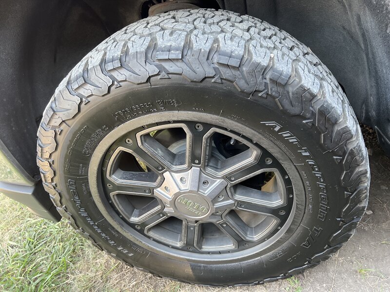 2017 Chevrolet Silverado 1500 LT   - Photo 32 - Lewisville, TX 75057