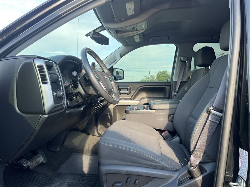 2017 Chevrolet Silverado 1500 LT   - Photo 17 - Lewisville, TX 75057