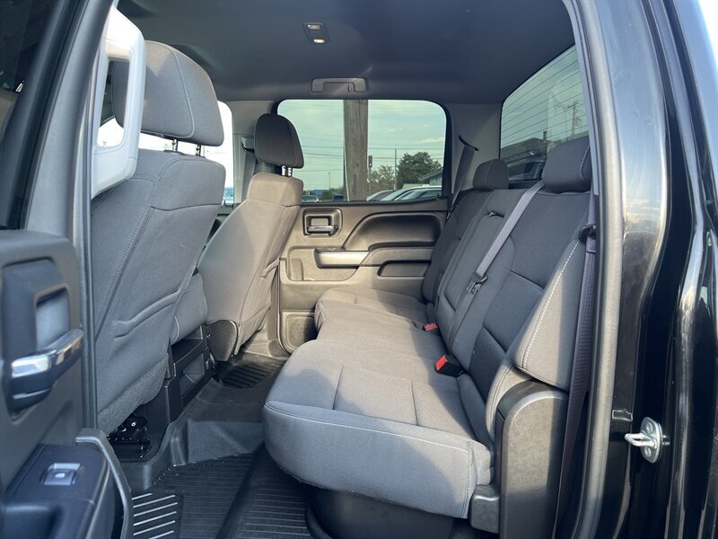 2017 Chevrolet Silverado 1500 LT   - Photo 12 - Lewisville, TX 75057