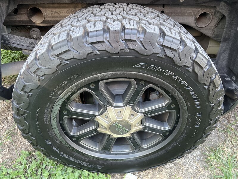 2017 Chevrolet Silverado 1500 LT   - Photo 38 - Lewisville, TX 75057