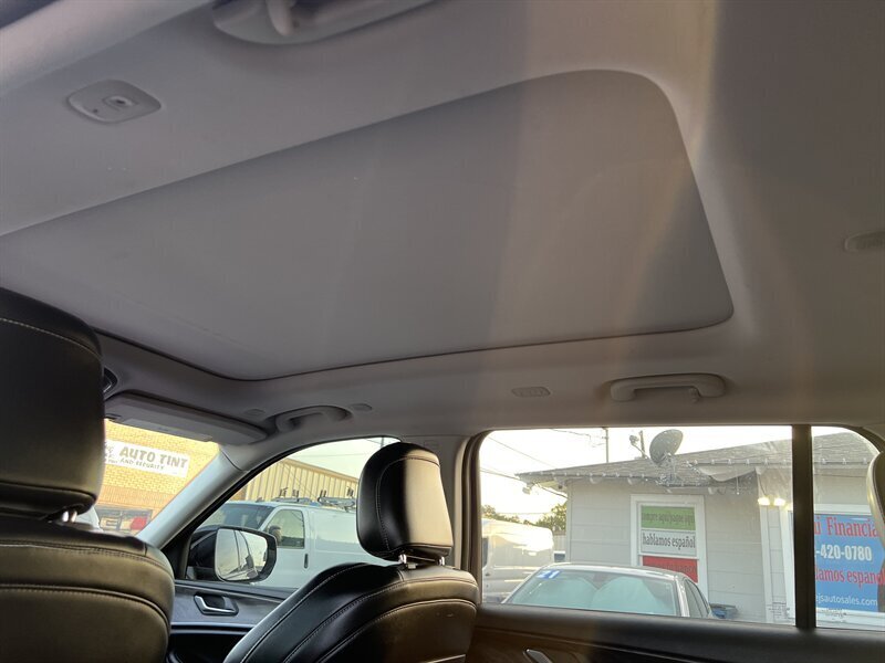 2021 Jeep Grand Cherokee L Limited   - Photo 10 - Lewisville, TX 75057