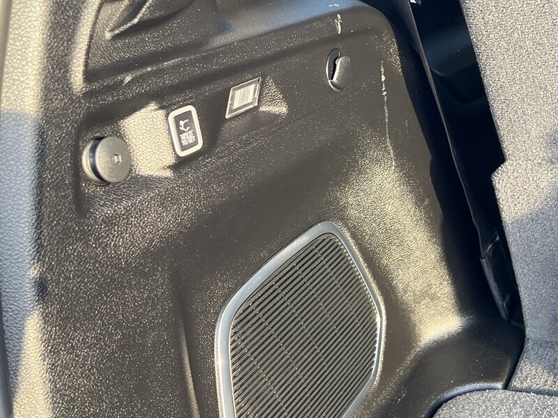 2021 Jeep Grand Cherokee L Limited   - Photo 7 - Lewisville, TX 75057