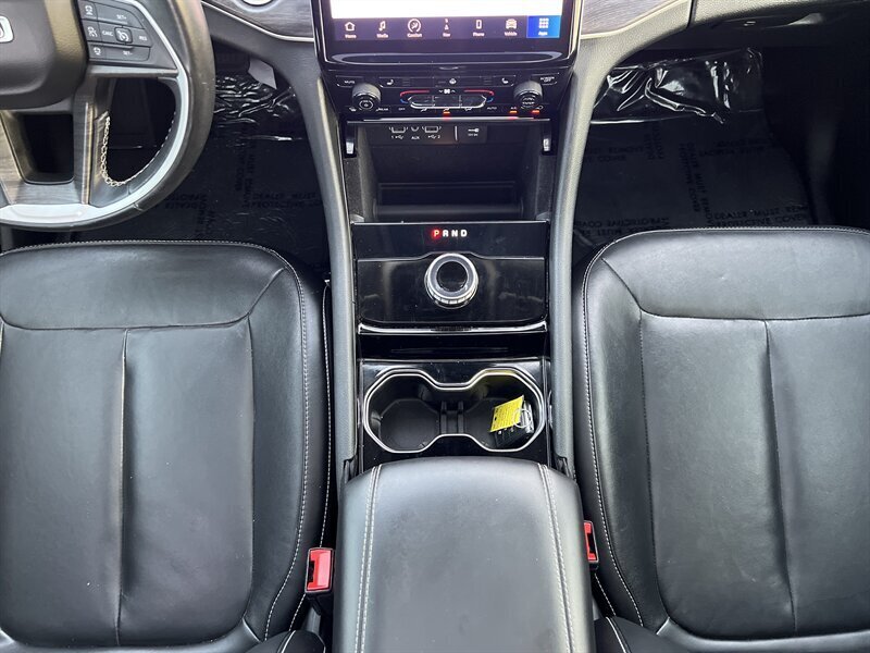 2021 Jeep Grand Cherokee L Limited   - Photo 16 - Lewisville, TX 75057