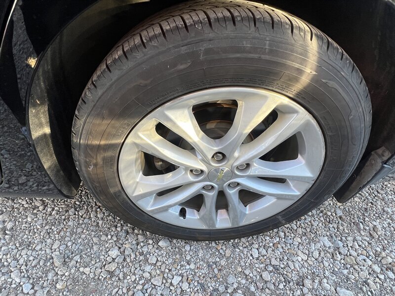 2017 Chevrolet Malibu LT   - Photo 14 - Lewisville, TX 75057