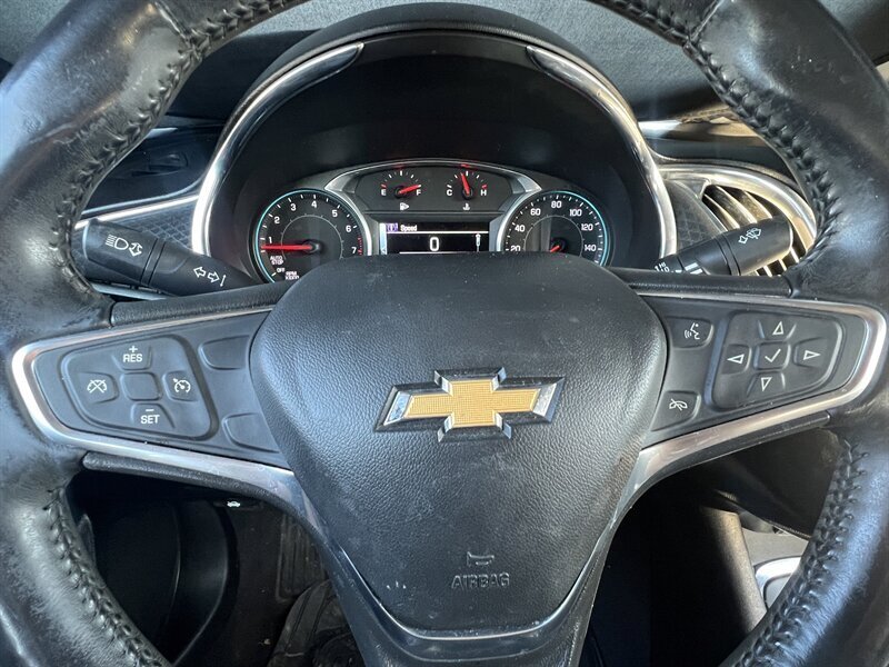 2017 Chevrolet Malibu LT   - Photo 10 - Lewisville, TX 75057