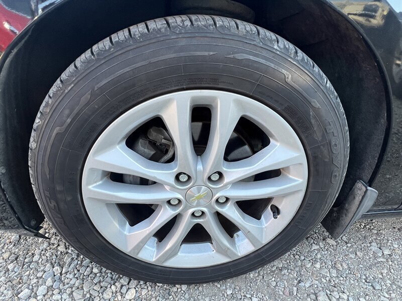 2017 Chevrolet Malibu LT   - Photo 17 - Lewisville, TX 75057