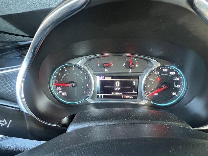 2017 Chevrolet Malibu LT   - Photo 9 - Lewisville, TX 75057