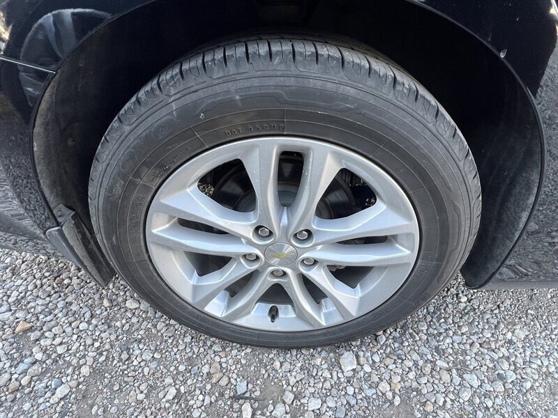 2017 Chevrolet Malibu LT   - Photo 15 - Lewisville, TX 75057