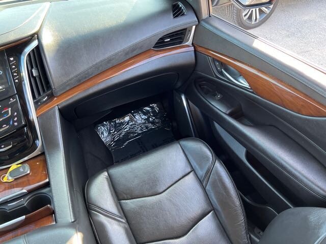2018 Cadillac Escalade ESV Premium Luxury   - Photo 16 - Lewisville, TX 75057